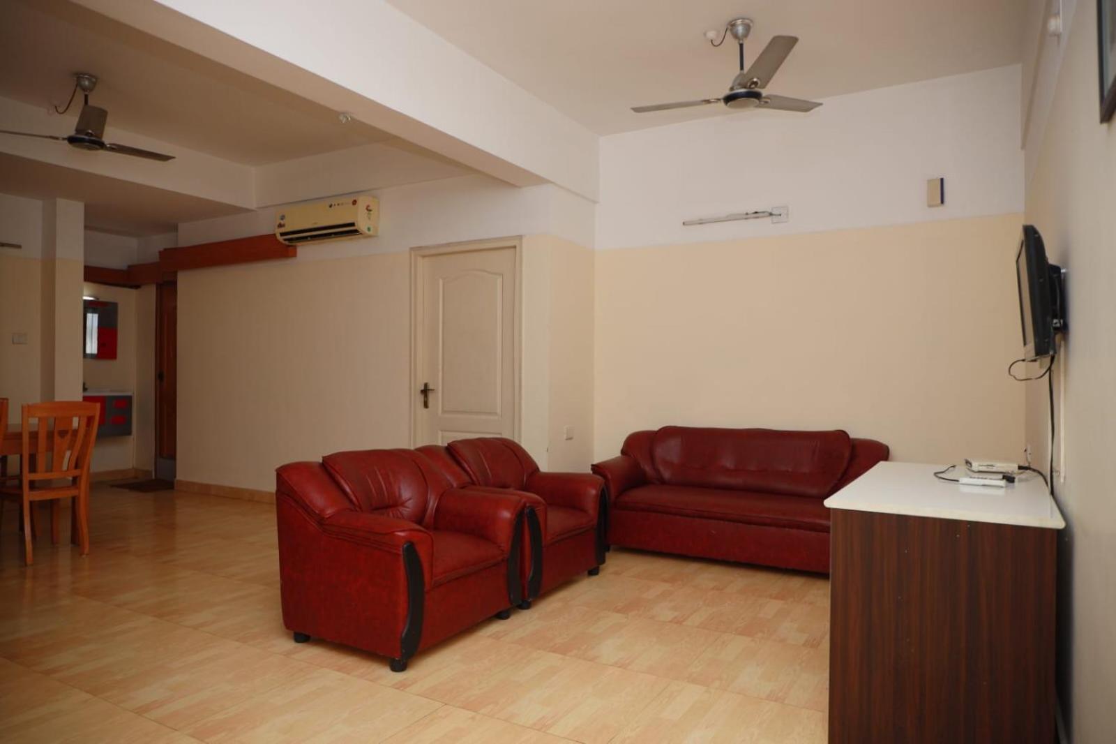 Hotel Tayas Trippapur Ngoại thất bức ảnh