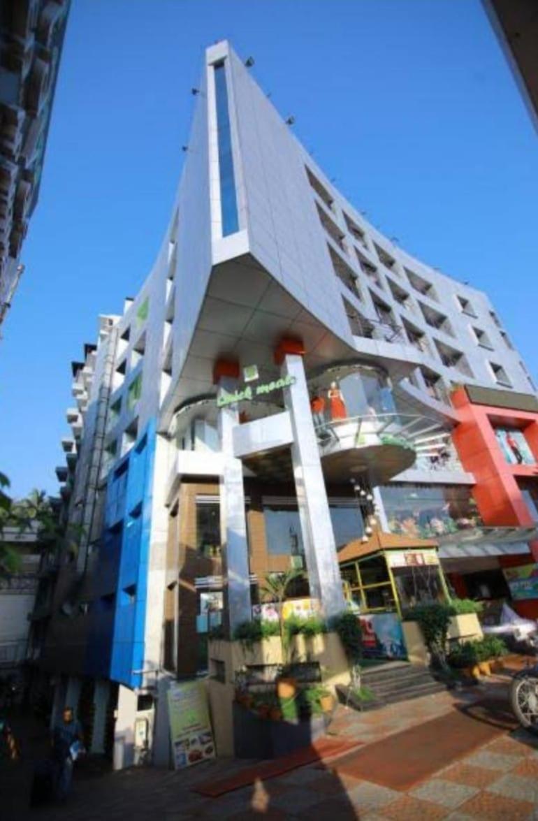 Hotel Tayas Trippapur Ngoại thất bức ảnh